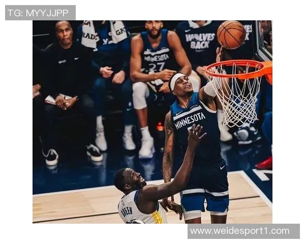 稳定发挥麦克丹尼尔斯半场高效表现助球队争胜