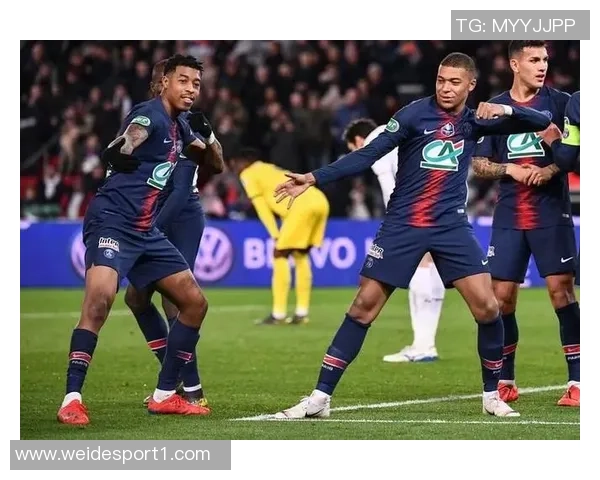 伊桑绝平巴黎姆巴佩晒弟弟照片称赞我的明星男孩展现疯狂剧本